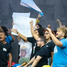 Câmara de Teresina (PI) aprova projeto que limita acesso de pessoas trans a banheiros femininos
