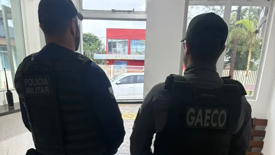 Dois PMs são presos suspeitos de tortura no PR; policial admitiu crime em mensagem