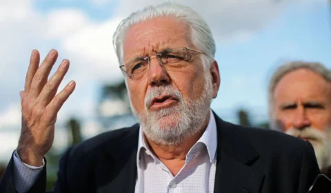 Operação da PF mira senador Jaques Wagner e ex-sócio de Vorcaro
