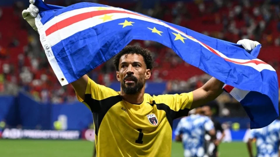 Cabo Verde arranca empate histórico contra o Uruguai; veja horários dos jogos de hoje