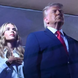 Trump é vaiado no Madison Square Garden em Nova Iorque antes do jogo da NBA