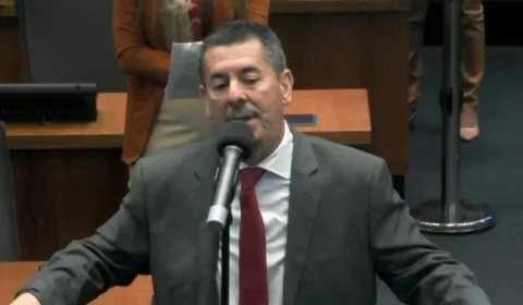 Polícia encontra R$ 316 mil em espécie nos endereços do deputado Val Ceasa (RJ)