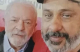 Governo de Tarcísio processa policial penal por foto de Lula na mesa de trabalho