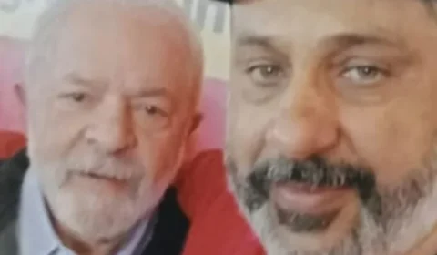 Governo de Tarcísio processa policial penal por foto de Lula na mesa de trabalho