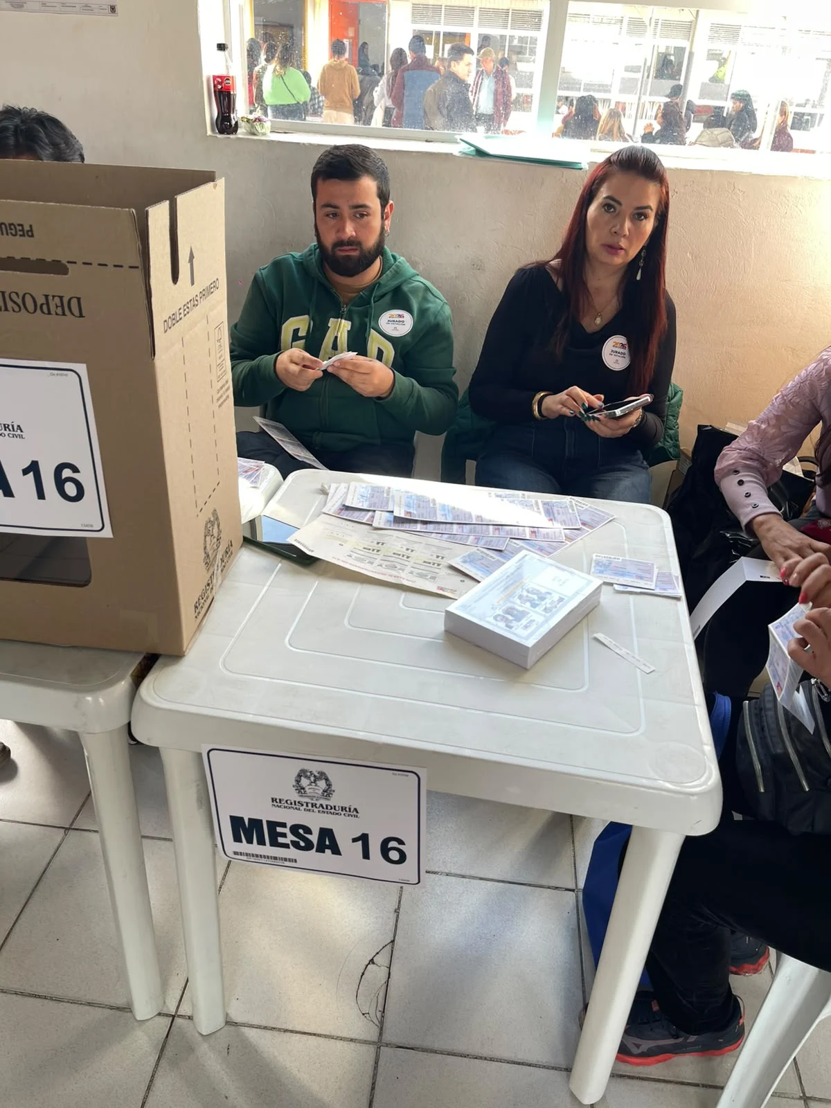 Imagens de seções eleitorais em Bogotá