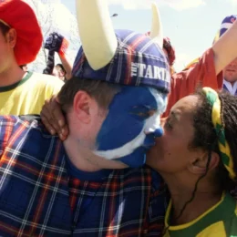Uso de aplicativo de relacionamento cresce 47% nos países-sede da Copa do Mundo