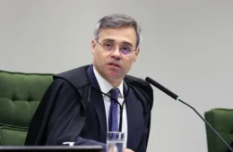 Mendonça autoriza inquérito da PF sobre financiamento do filme Dark Horse