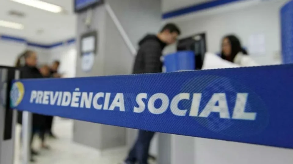 Aposentadoria por tempo de contribuição e idade preocupa jovens de 30 anos