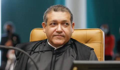 Sensacionalista: Nunes Marques censura pesquisa que mostrava Flávio caindo e equipe de Lula agradece
