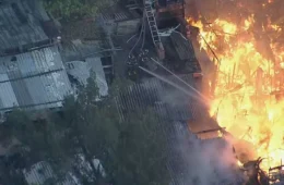 Incêndio destrói 50 casas em comunidade na zona sul de São Paulo