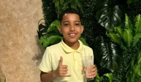 Criança baleada em quadra morreu nos braços do irmão no Rio, diz tio