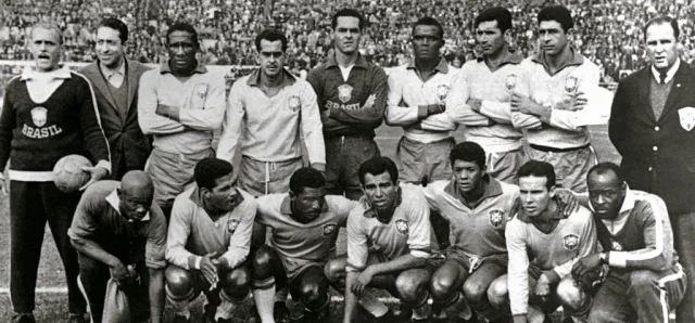 Foto posada da Seleção Brasileira da Copa do Mundo de 1962 / Hulton Archive/Getty Images