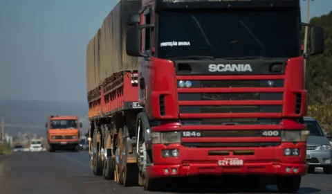 MP do frete trava sob pressão do agro e da indústria; caminhoneiros ameaçam parar