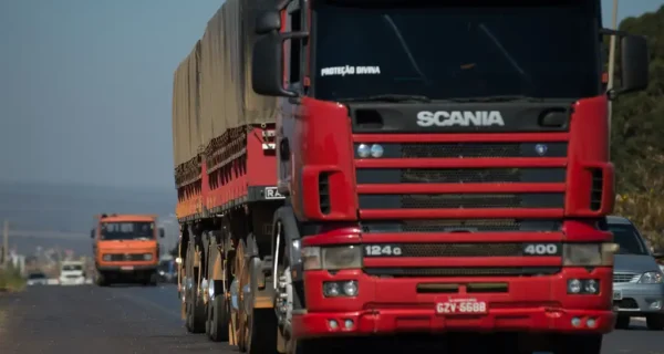 MP do frete trava sob pressão do agro e da indústria; caminhoneiros ameaçam parar