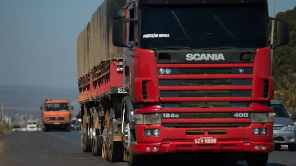 MP do frete trava sob pressão do agro e da indústria; caminhoneiros ameaçam parar