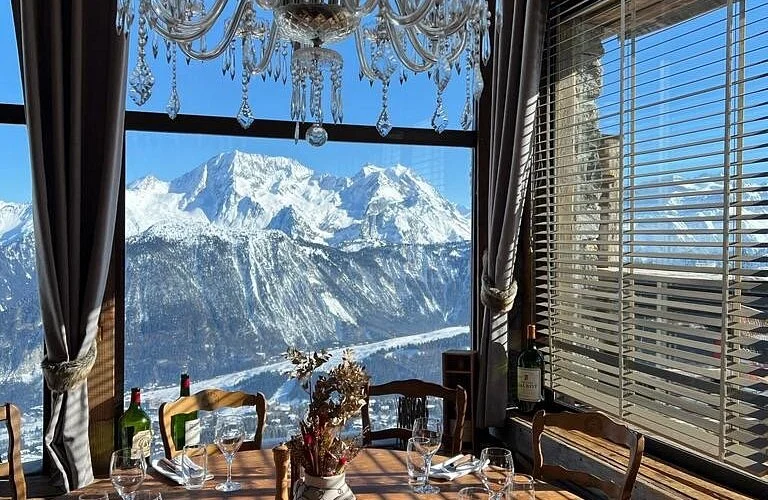 Restaurante La Soucoupe em Courchevel, frequentado por Vorcaro. Foto: Reprodução