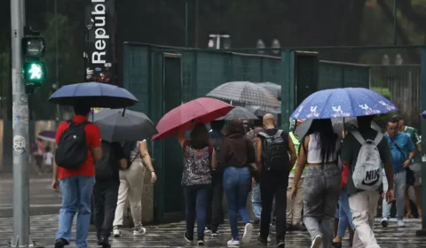 Centro-Sul do Brasil recebe chuva forte; veja previsão do tempo