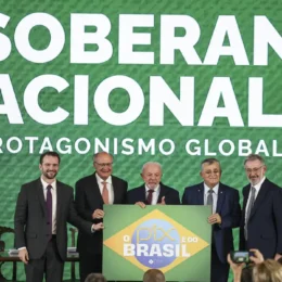 ‘Brasil não abaixa a cabeça’, diz Durigan ao defender soberania e Pix