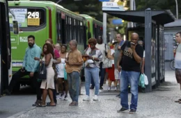 Fim da escala 6×1 impactaria 37 milhões de trabalhadores com carteira assinada