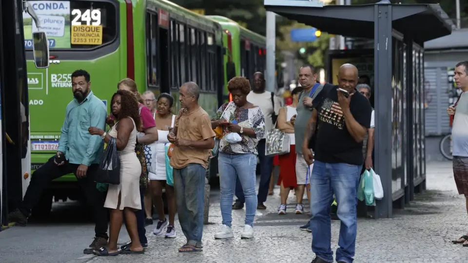 Fim da escala 6×1 impactaria 37 milhões de trabalhadores com carteira assinada
