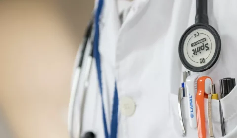 Governo Lula torna Enamed obrigatório para exercício da medicina no Brasil