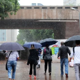 Brasília tem o junho mais chuvoso da história e acende alerta para a crise climática no país