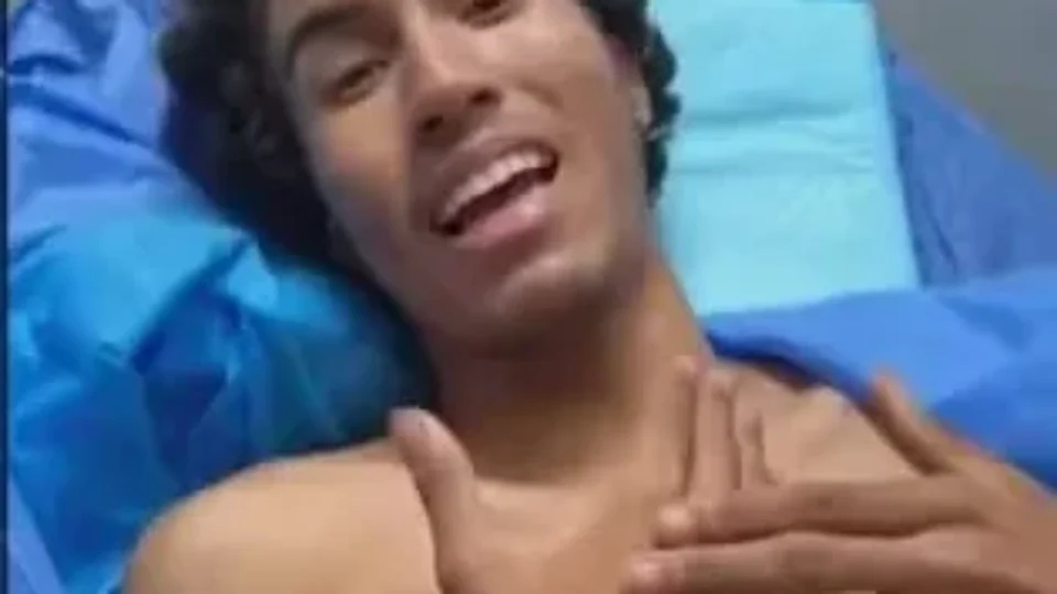 Jovem é resgatado com vida após quatro dias sob escombros na Venezuela