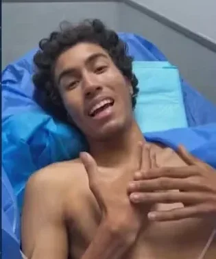 Jovem é resgatado com vida após quatro dias sob escombros na Venezuela