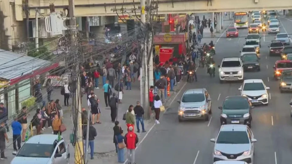 Segundo dia de greve dos rodoviários reduz circulação de ônibus no RJ