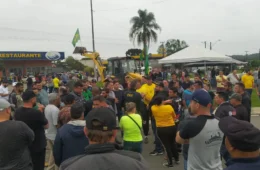 Câmara aprova anistia a caminhoneiros que bloquearam estradas após derrota de Bolsonaro
