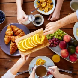 Café da manhã: saiba os principais alimentos para dar energia e prevenir picos de glicose