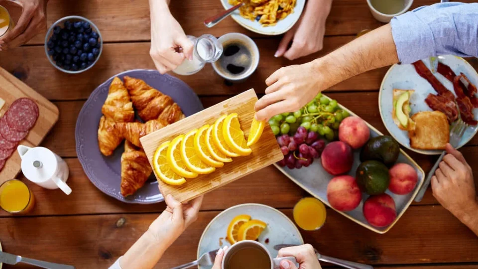 Café da manhã: saiba os principais alimentos para dar energia e prevenir picos de glicose