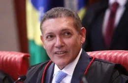 Flávio Bolsonaro caiu na pesquisa; Kassio derrubou a pesquisa