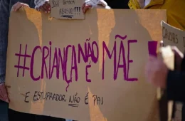 Mulheres convocam atos contra projeto que dificulta aborto legal em crianças estupradas
