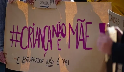 Mulheres convocam atos contra projeto que dificulta aborto legal em crianças estupradas