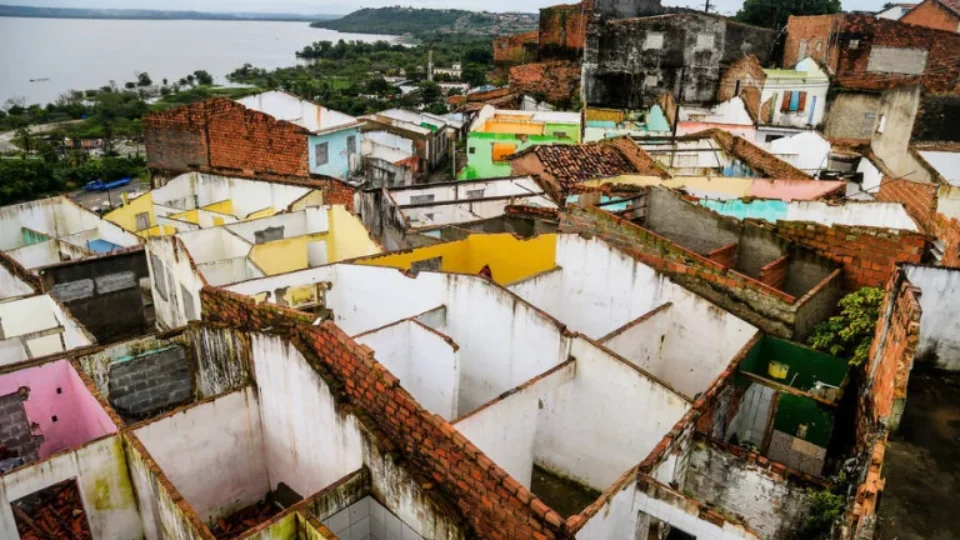 Justiça torna Braskem ré em caso de afundamento de bairros em Maceió