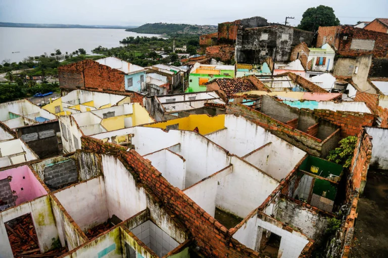 Justiça torna Braskem ré em caso de afundamento de bairros em Maceió