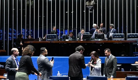 Veja quem assinou e defende a proposta de escala 7×0 para os trabalhadores