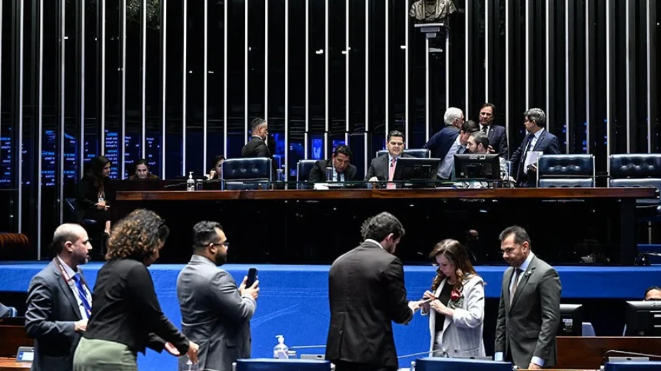 Veja quem assinou e defende a proposta de escala 7×0 para os trabalhadores