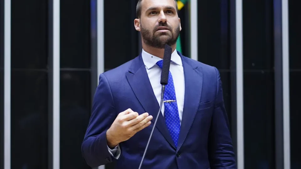 Chapa ao Senado pode ser barrada se PL insistir em Eduardo suplente, dizem especialistas