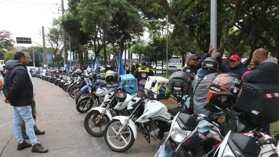 Governo prepara linha de crédito para motociclistas de aplicativos