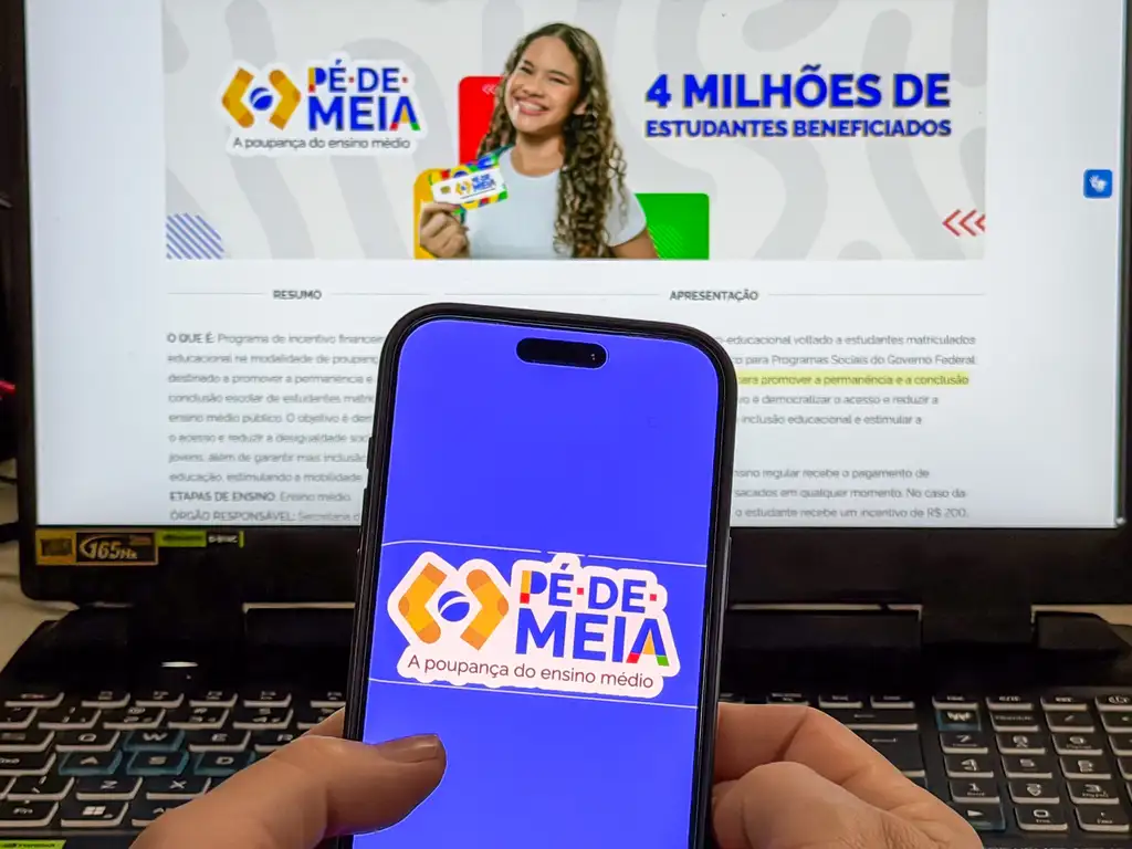 Abandono no ensino médio cai 34% após Pé-de-Meia e chega a menor nível desde 2007