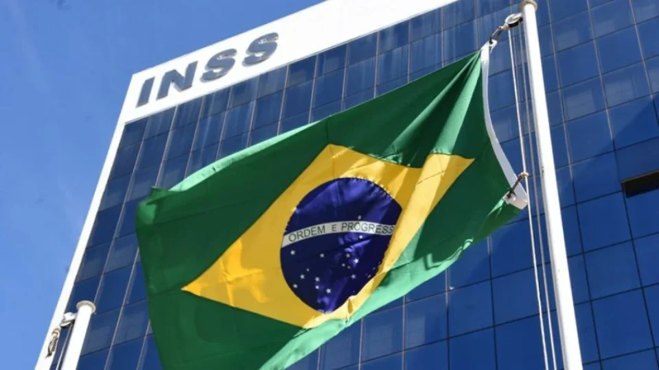 Mudança no salário de aposentados pelo INSS: por que o futuro assusta tanta gente?