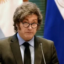 Porta-voz de Milei renuncia após acusação de ocultar US$ 500 mil