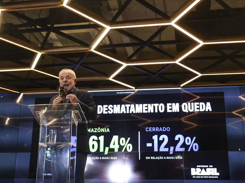 Brasília (DF), 11/06/2026 - O presidente Luiz Inácio Lula da Silva visita a sala de monitoramento do Observatório Regional Amazônico, na sede da Organização do Tratado de Cooperação Amazônica (OTCA), e participa do anúncio de dados de desmatamento na Amazônia e no Cerrado. Foto: Marcelo Camargo/Agência Brasil