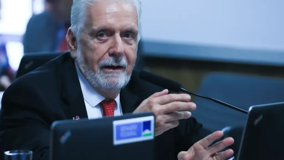 PF intima Jaques Wagner a depor sobre suspeitas de pagamentos ligados ao Master