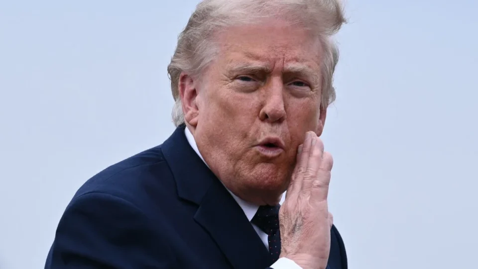 Juiz derruba taxa de R$ 520 mil de Trump para conceder visto a estrangeiros