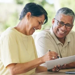 Onde investir meu dinheiro após os 50? Quando a aposentadoria deixa de garantir estabilidade