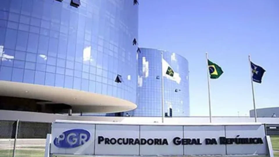 PGR diverge da AGU e defende manutenção da Lei da Dosimetria no STF