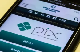 Pix passa a valer em 8 países e vira alternativa mais barata que cartão para turistas